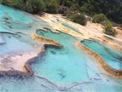 四川成都 九寨沟、黄龙、都江堰、熊猫乐园 6日游【赠送《九寨千古情》晚会；全程入住五钻酒店，尊享2+1陆地头等舱，奢想4大特色正餐